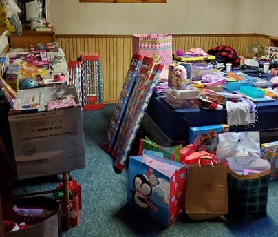 giveagiftprogram burfordfoodbank